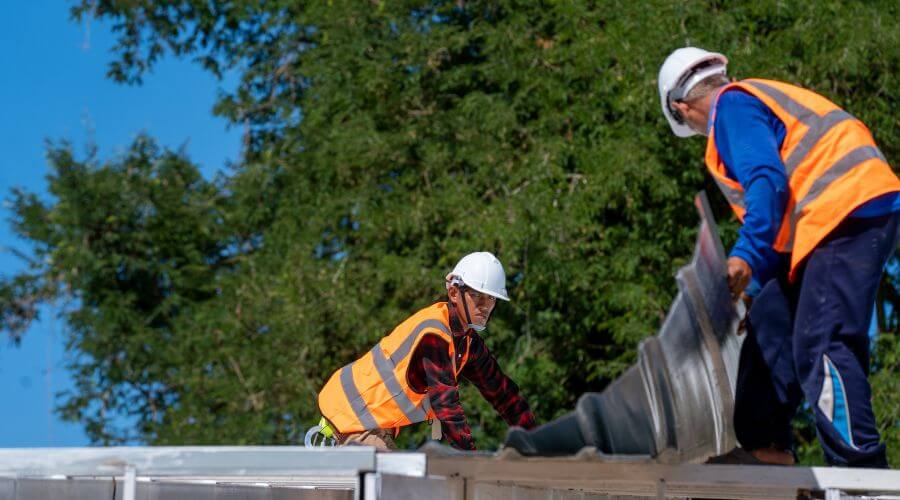 Expert Emergency Roof Repairs services in River Falls, AL